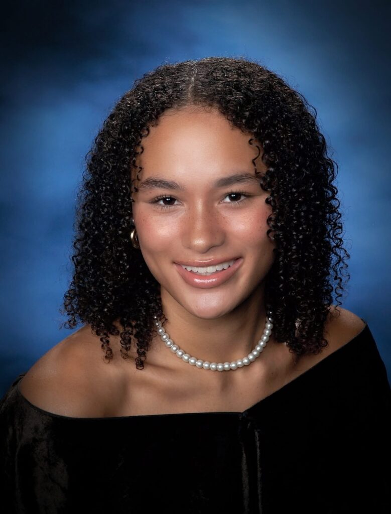Lillianna Scott's senior portrait